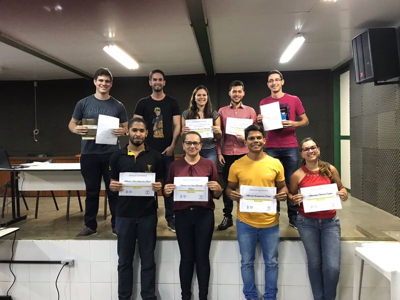 Entrega dos prêmios e certificados de menção honrosa na primeira etapa.